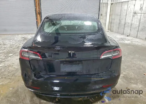 2022 Tesla Model 3 z USA, uszkodzony, nr VIN 5YJ3E1EA8NF286114